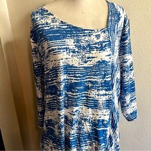 Spanner brand Blue and White Abstract Print Top sz 3X good condition